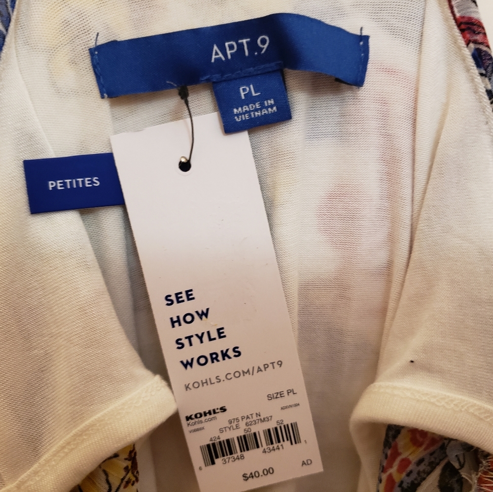 NWT Apt. 9 Petite Top - Picture 6 of 7